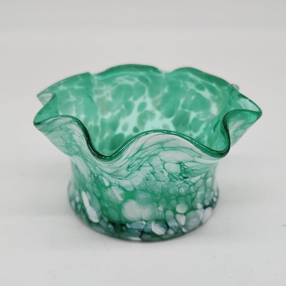Green & White Speckled Handblown Glass Bowl With Wavy Rim - Picture 1 of 9